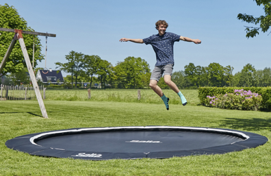 Stort udvalg af Salta trampoliner til haven